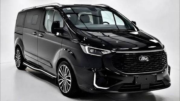 Comfortable air-conditioned private minivan for group desert tours